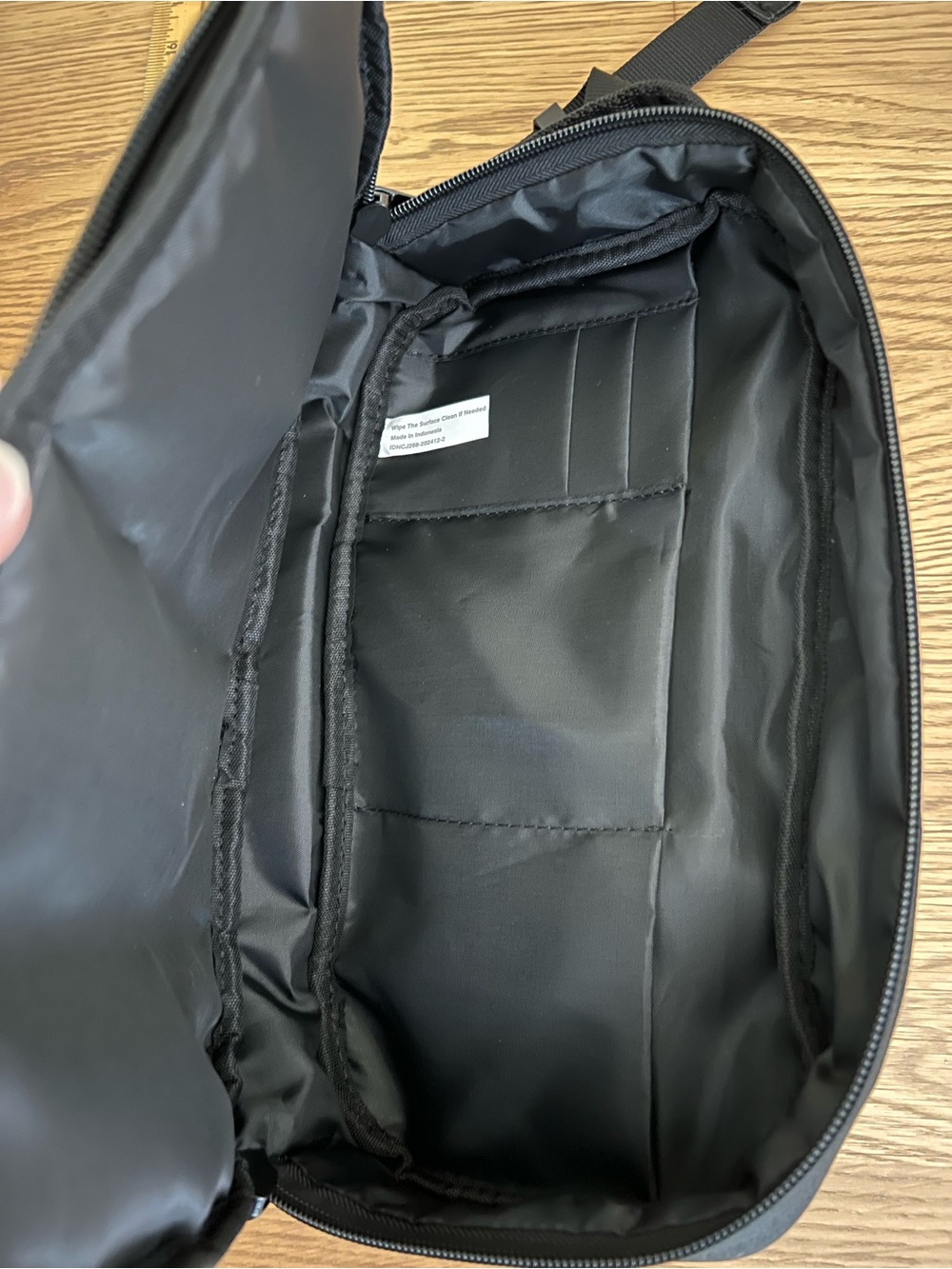 Tesla Black Laptop Travel Backpack with Matching Toiletry Pouch Set - Picture 11 of 14